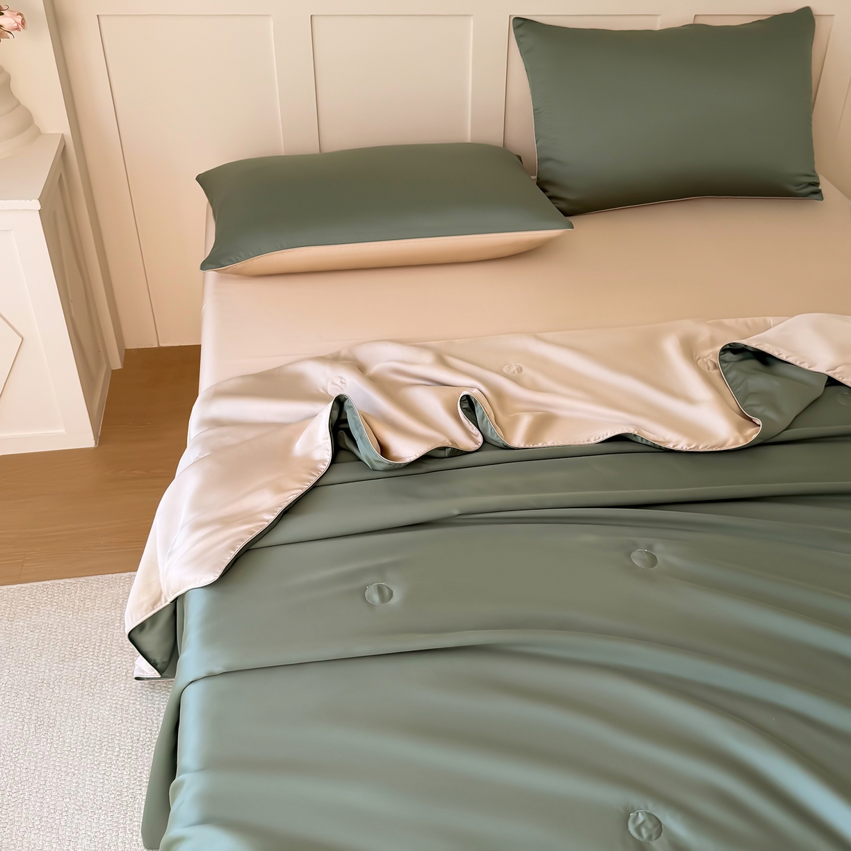 91家纺网 家纺一手货源 找家纺 鑫田家纺 2026新款60支兰精天丝蚕丝被夏凉被100%纯蚕丝夏被四件套床单床笠学生三件套 海藻绿