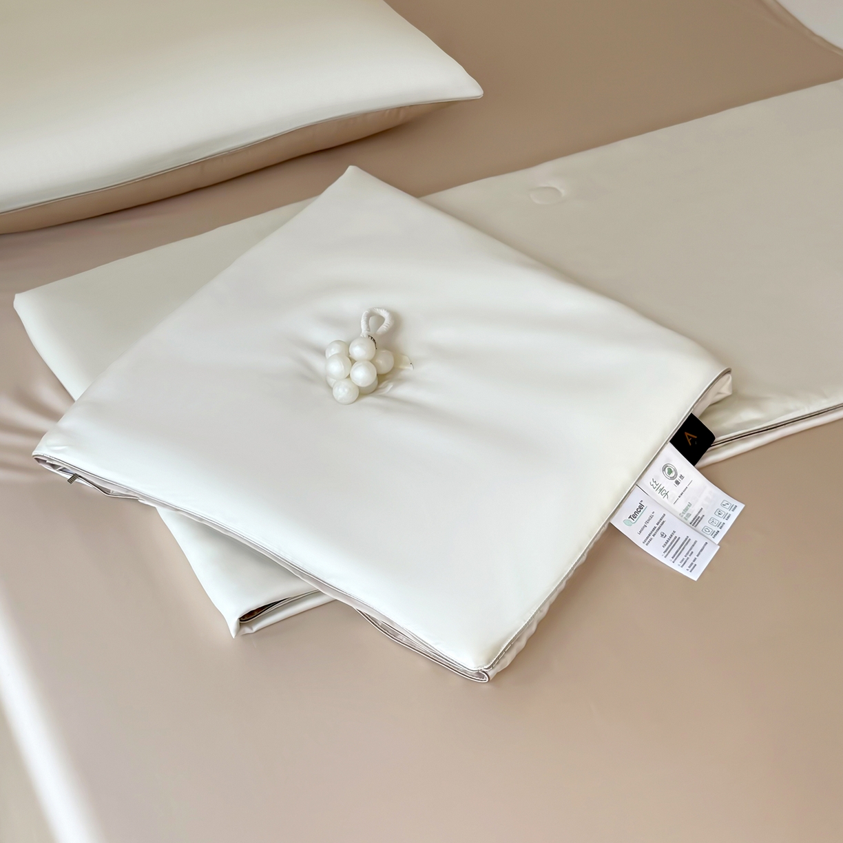 91家纺网 家纺一手货源 找家纺 鑫田家纺 2026新款60支兰精天丝蚕丝被夏凉被100%纯蚕丝夏被四件套床单床笠学生三件套 钻石白