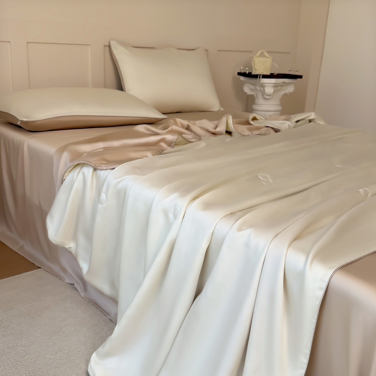 91家纺网 家纺一手货源 找家纺 鑫田家纺 2026新款60支兰精天丝蚕丝被夏凉被100%纯蚕丝夏被四件套床单床笠学生三件套 钻石白