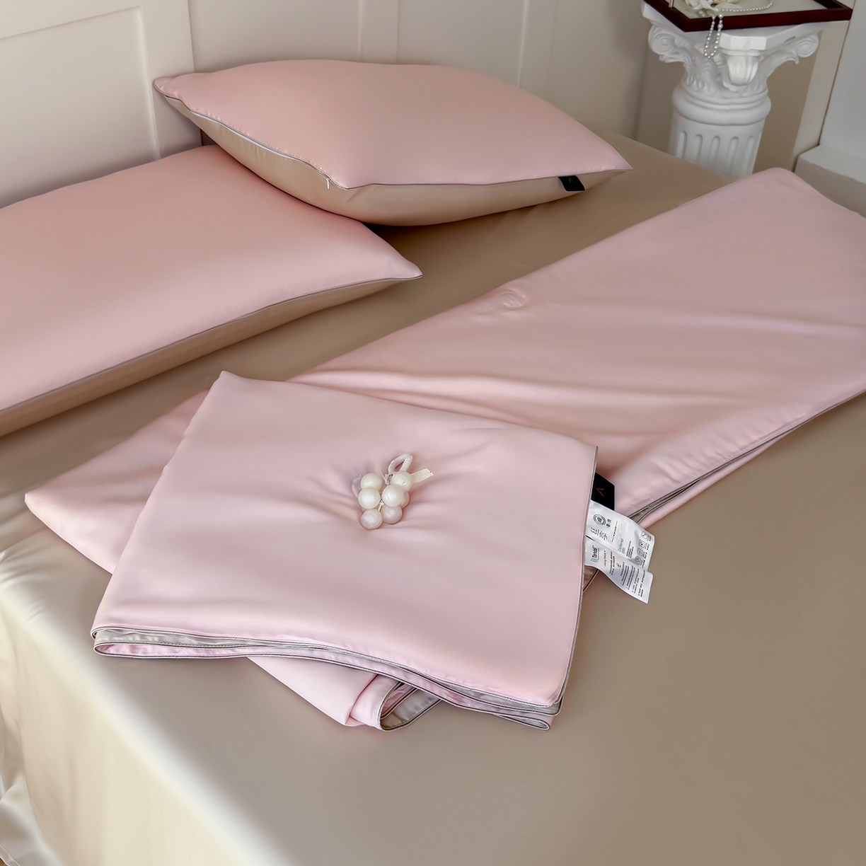 91家纺网 家纺一手货源 找家纺 鑫田家纺 2026新款60支兰精天丝蚕丝被夏凉被100%纯蚕丝夏被四件套床单床笠学生三件套 浅妮粉