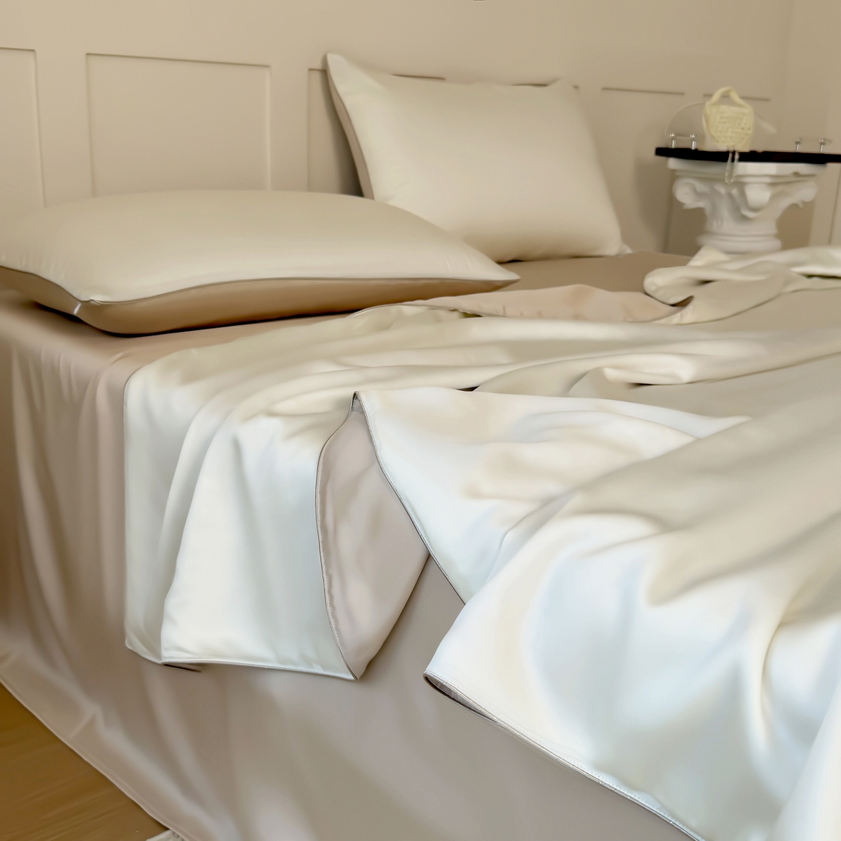 91家纺网 家纺一手货源 找家纺 鑫田家纺 2026新款60支兰精天丝蚕丝被夏凉被100%纯蚕丝夏被四件套床单床笠学生三件套 钻石白