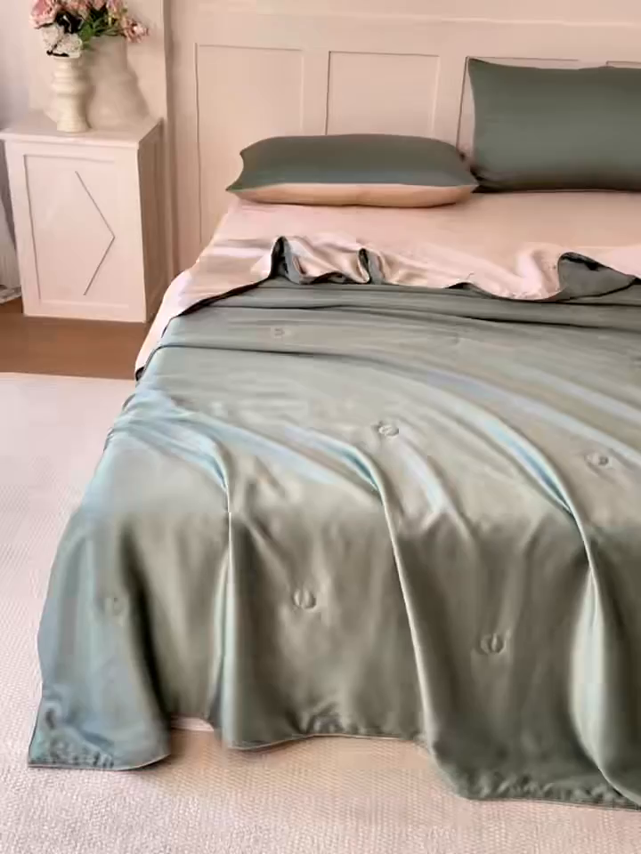 91家纺网 家纺一手货源 找家纺 鑫田家纺 2026新款60支兰精天丝蚕丝被夏凉被100%纯蚕丝夏被四件套床单床笠学生三件套 海藻绿