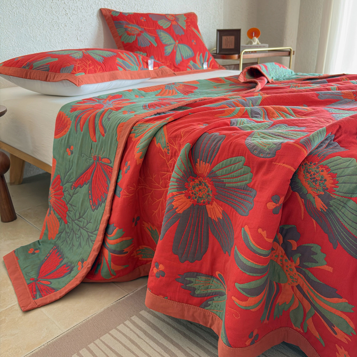 91家纺网 家纺一手货源 找家纺 棠薇家纺 2026新款纱布盖毯长绒棉纱布毛巾被夏被单双人棉纱盖毯毛巾毯夏季夏凉被空调被毯子可铺可盖床盖 花样蝶舞红