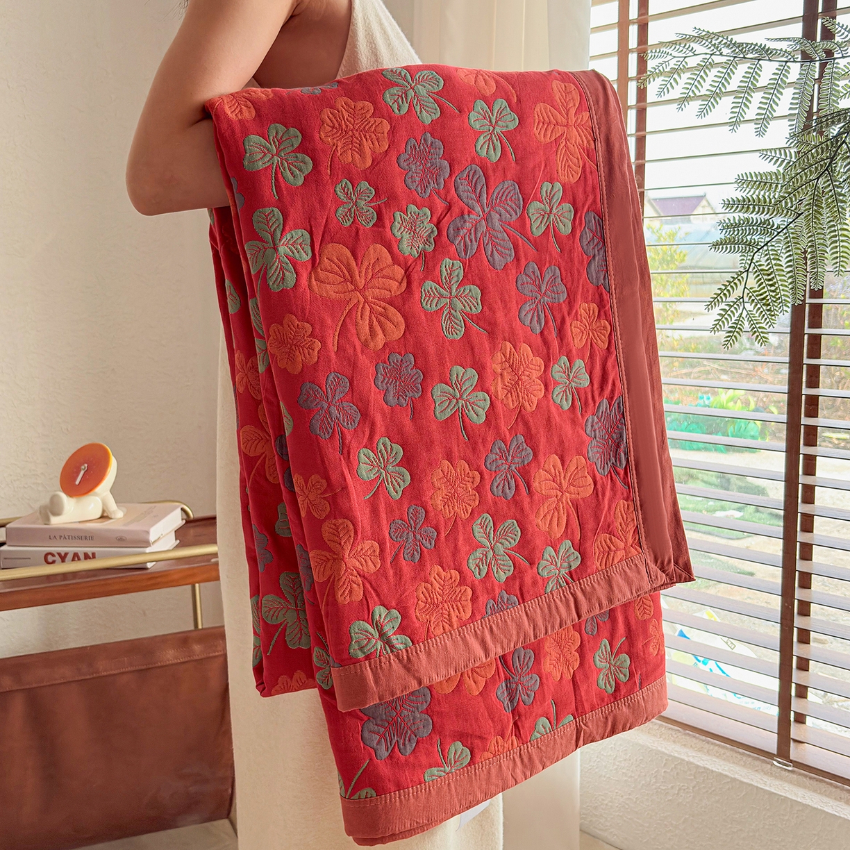 91家纺网 家纺一手货源 找家纺 棠薇家纺 2026新款纱布盖毯长绒棉纱布毛巾被夏被单双人棉纱盖毯毛巾毯夏季夏凉被空调被毯子可铺可盖床盖 忘忧草