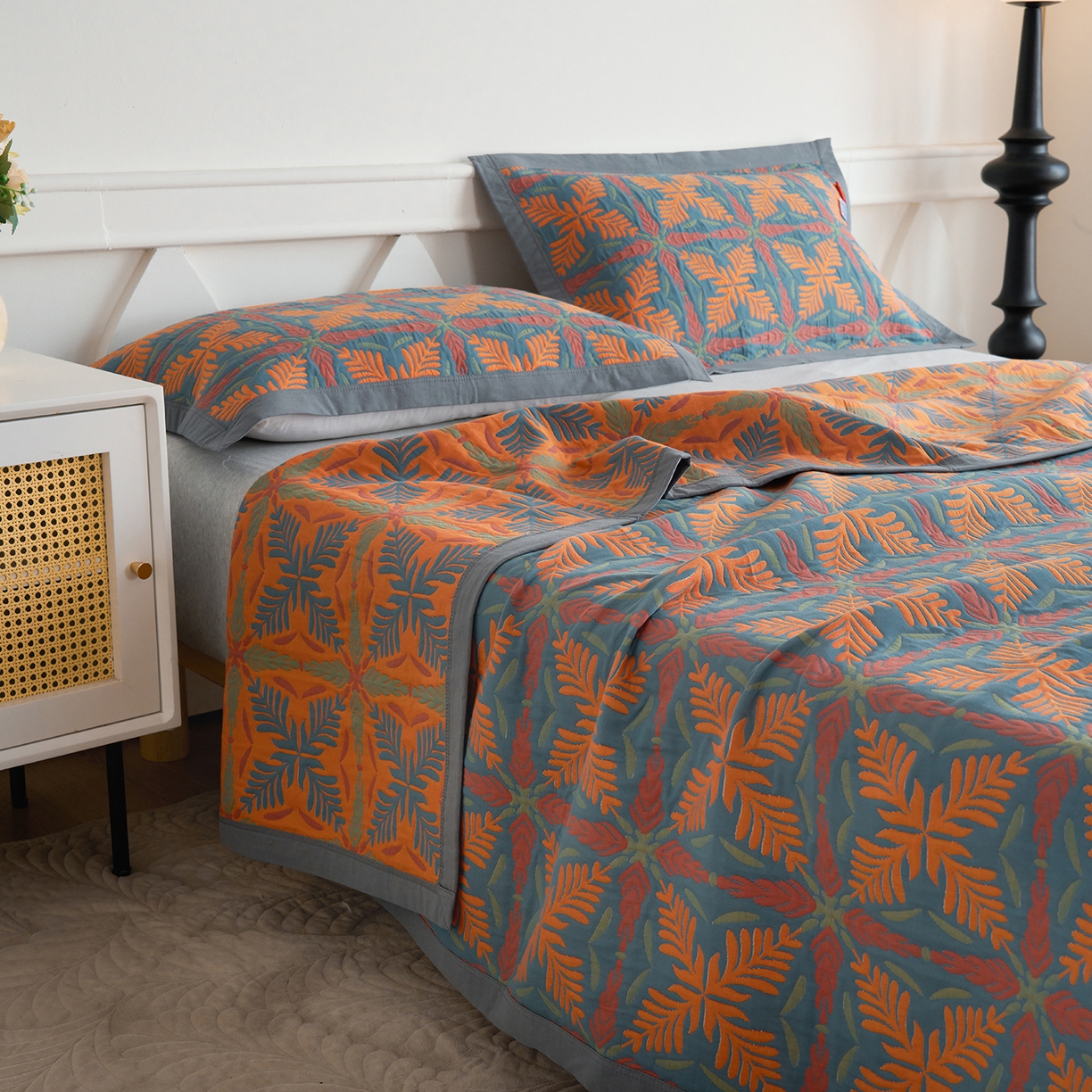 91家纺网 家纺一手货源 找家纺 棠薇家纺 2026新款纱布盖毯长绒棉纱布毛巾被夏被单双人棉纱盖毯毛巾毯夏季夏凉被空调被毯子可铺可盖床盖 典雅之风