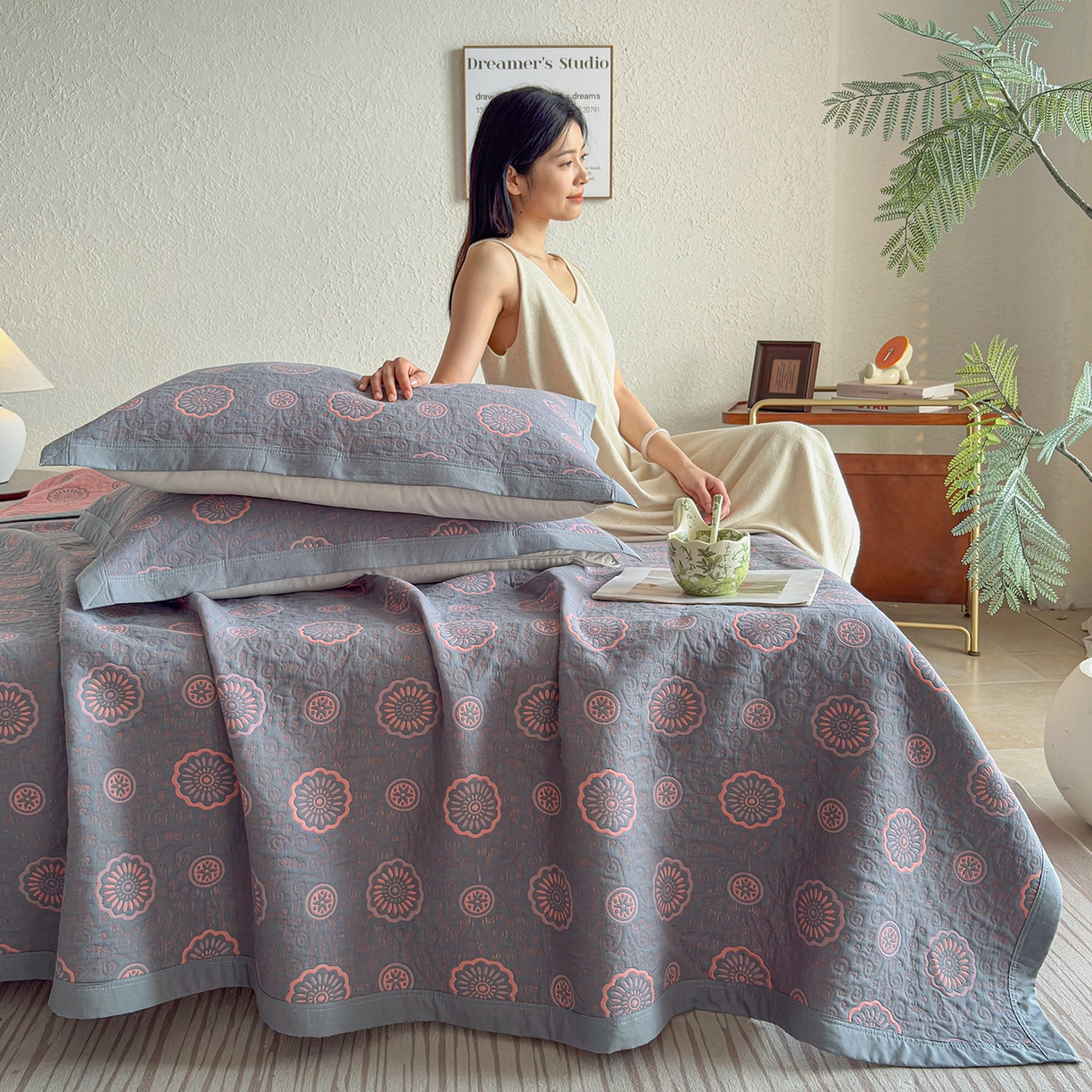 91家纺网 家纺一手货源 找家纺 棠薇家纺 2026新款纱布盖毯长绒棉纱布毛巾被夏被单双人棉纱盖毯毛巾毯夏季夏凉被空调被毯子可铺可盖床盖 罗曼蒂克