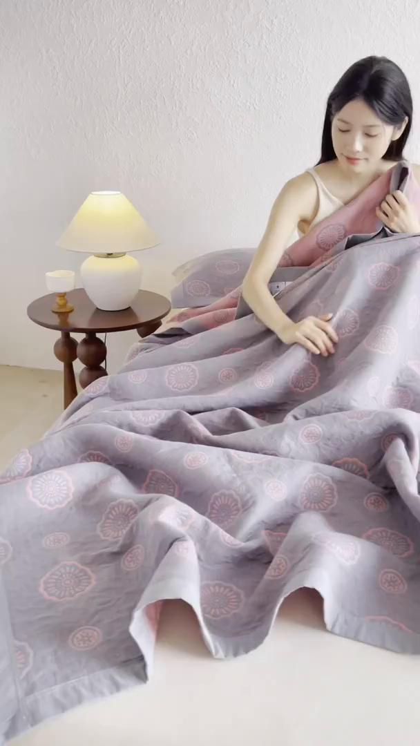 91家纺网 家纺一手货源 找家纺 棠薇家纺 2026新款纱布盖毯长绒棉纱布毛巾被夏被单双人棉纱盖毯毛巾毯夏季夏凉被空调被毯子可铺可盖床盖 罗曼蒂克