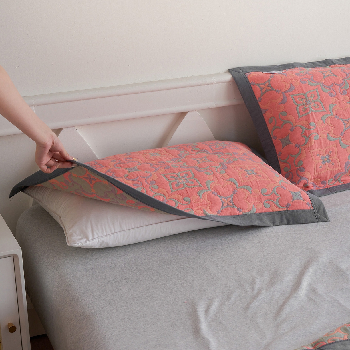 91家纺网 家纺一手货源 找家纺 棠薇家纺 2026新款纱布盖毯长绒棉纱布毛巾被夏被单双人棉纱盖毯毛巾毯夏季夏凉被空调被毯子可铺可盖床盖 年华粉