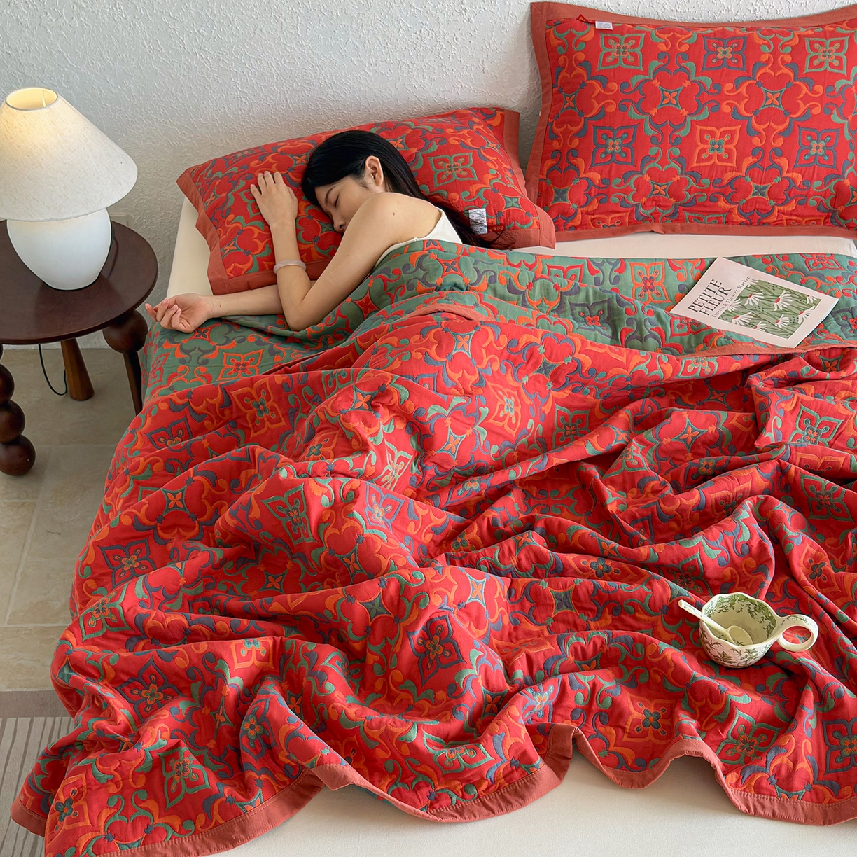 91家纺网 家纺一手货源 找家纺 棠薇家纺 2026新款纱布盖毯长绒棉纱布毛巾被夏被单双人棉纱盖毯毛巾毯夏季夏凉被空调被毯子可铺可盖床盖 年华红