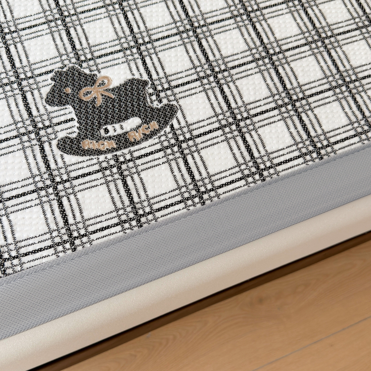 91家纺网 家纺一手货源 找家纺 （总）爱思凯家纺 2026新款纯凉感pe豆豆多色双提花条席-成人款