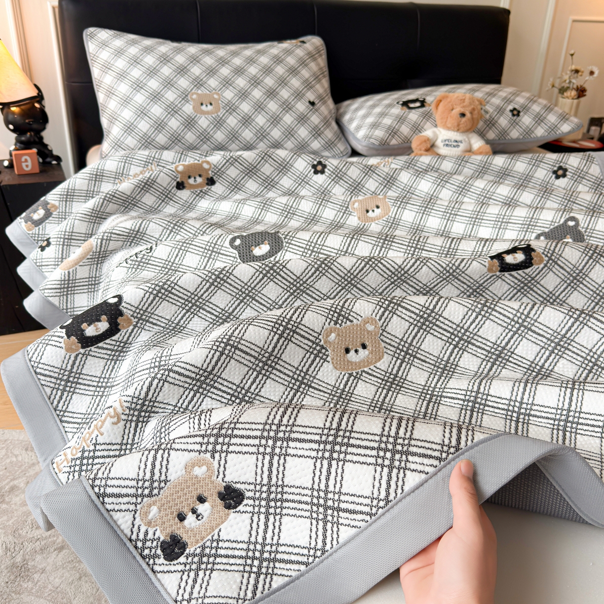 91家纺网 家纺一手货源 找家纺 （总）爱思凯家纺 2026新款纯凉感pe豆豆多色双提花条席-成人款