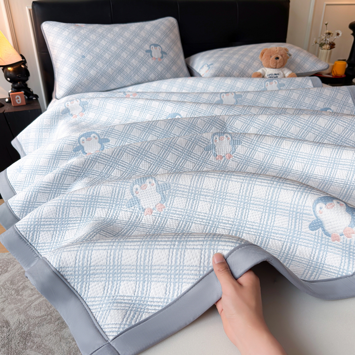 91家纺网 家纺一手货源 找家纺 （总）爱思凯家纺 2026新款纯凉感pe豆豆多色双提花条席-成人款