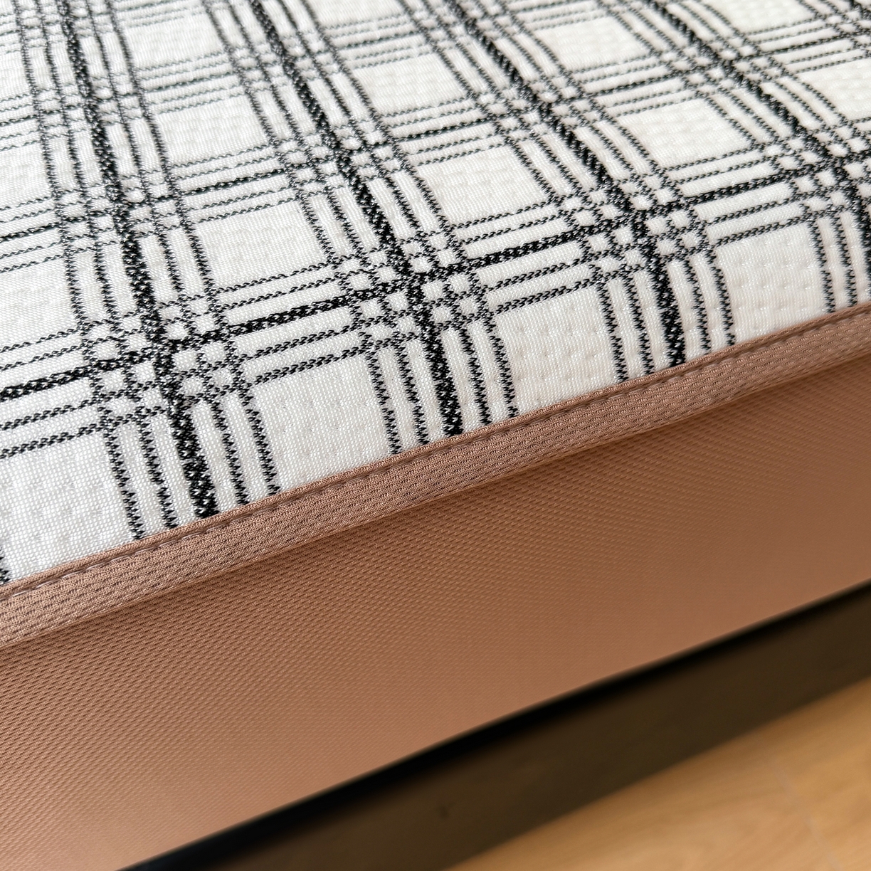 91家纺网 家纺一手货源 找家纺 （总）爱思凯家纺 2026新款纯凉感PE豆豆多色双提花床笠款凉席