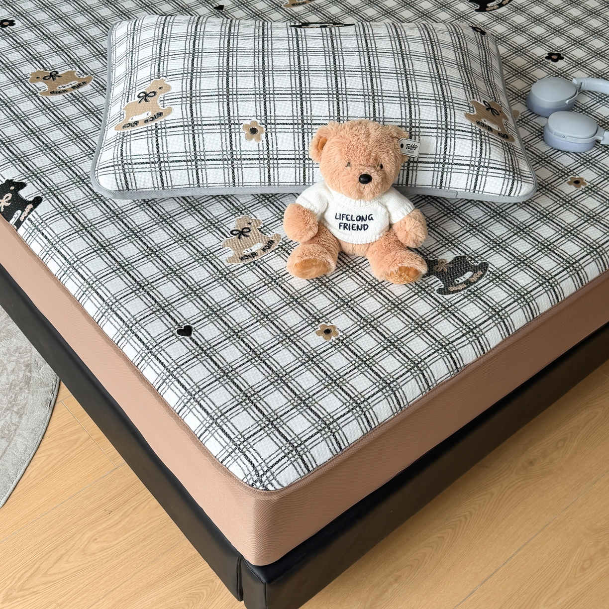 91家纺网 家纺一手货源 找家纺 （总）爱思凯家纺 2026新款纯凉感PE豆豆多色双提花床笠款凉席