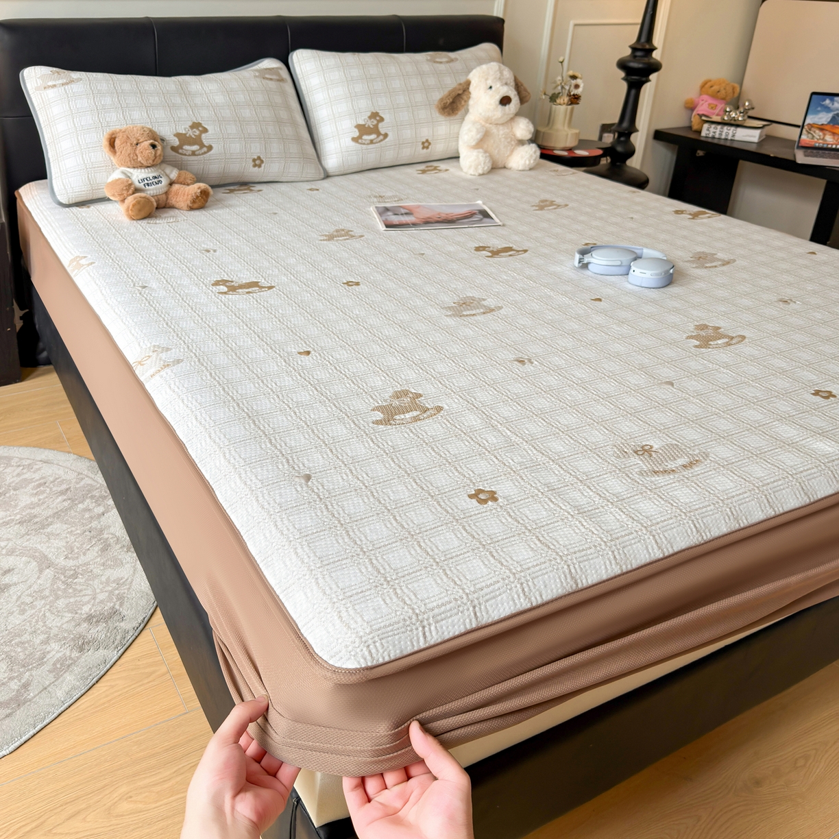 91家纺网 家纺一手货源 找家纺 （总）爱思凯家纺 2026新款纯凉感PE豆豆多色双提花床笠款凉席