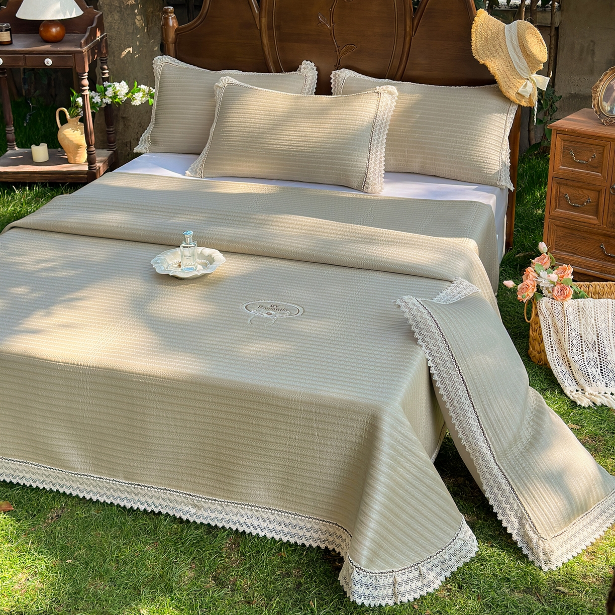 91家纺网 家纺一手货源 找家纺 乐朵家居 2026新款 卡洛琳 （复合） 凉豆豆 凉席三件套 卡其