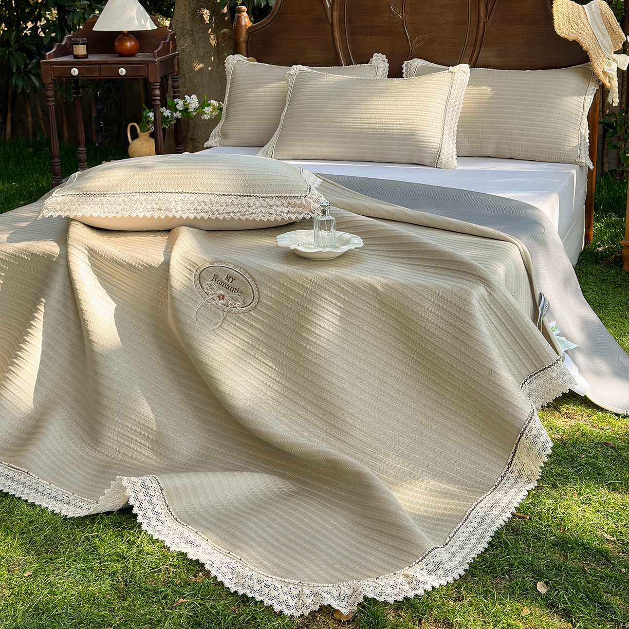 91家纺网 家纺一手货源 找家纺 乐朵家居 2026新款 卡洛琳 （复合） 凉豆豆 凉席三件套 卡其