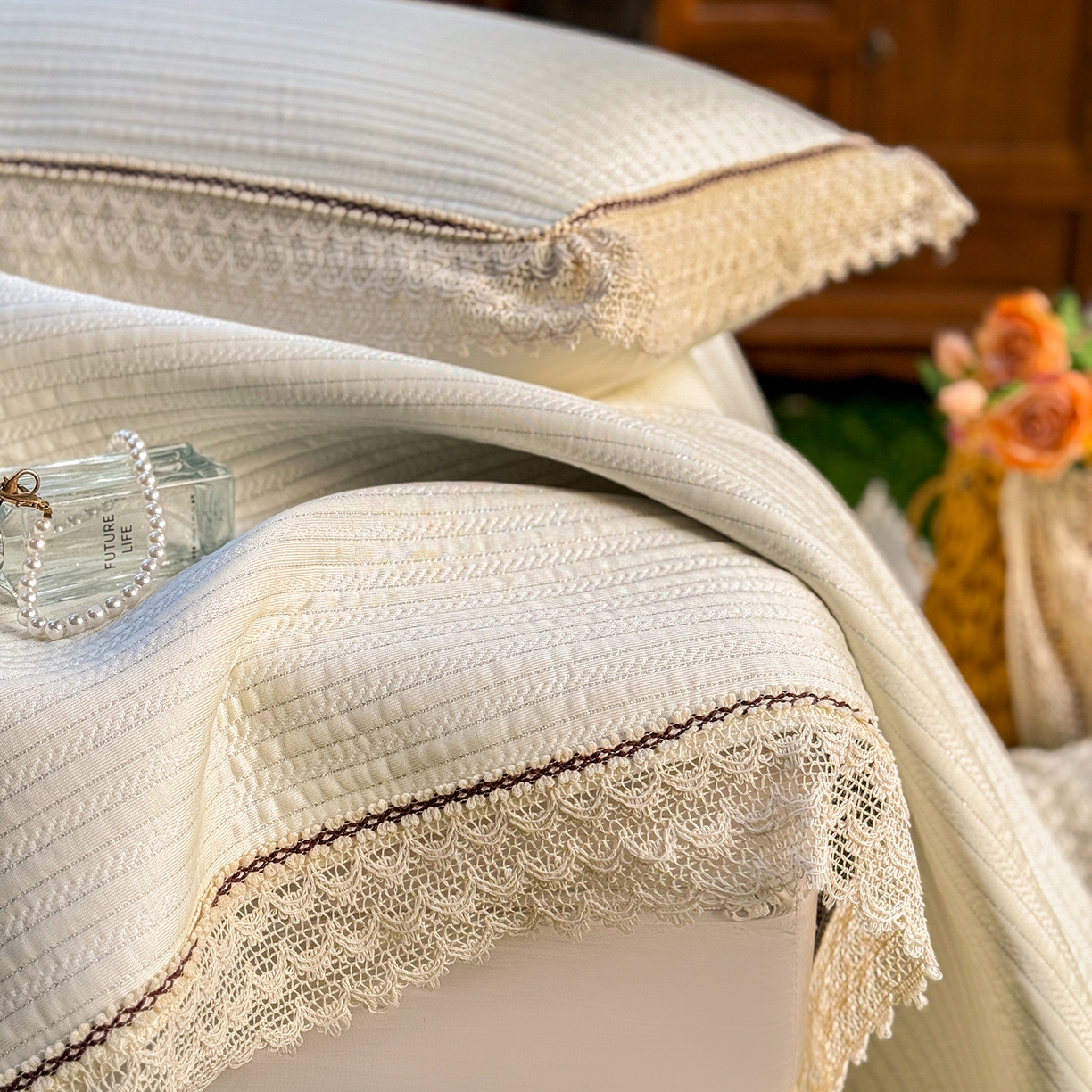 91家纺网 家纺一手货源 找家纺 乐朵家居 2026新款 卡洛琳 （复合） 凉豆豆 凉席三件套 米白