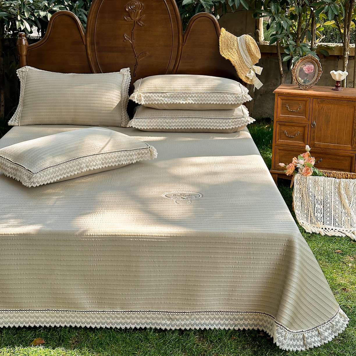 91家纺网 家纺一手货源 找家纺 乐朵家居 2026新款 卡洛琳 （复合） 凉豆豆 凉席三件套 卡其