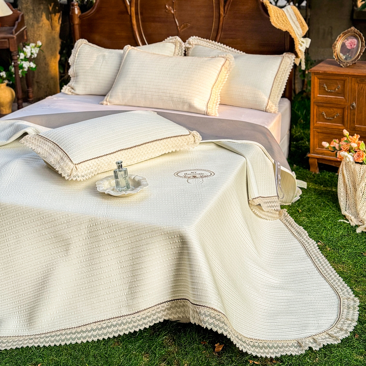 91家纺网 家纺一手货源 找家纺 乐朵家居 2026新款 卡洛琳 （复合） 凉豆豆 凉席三件套 米白