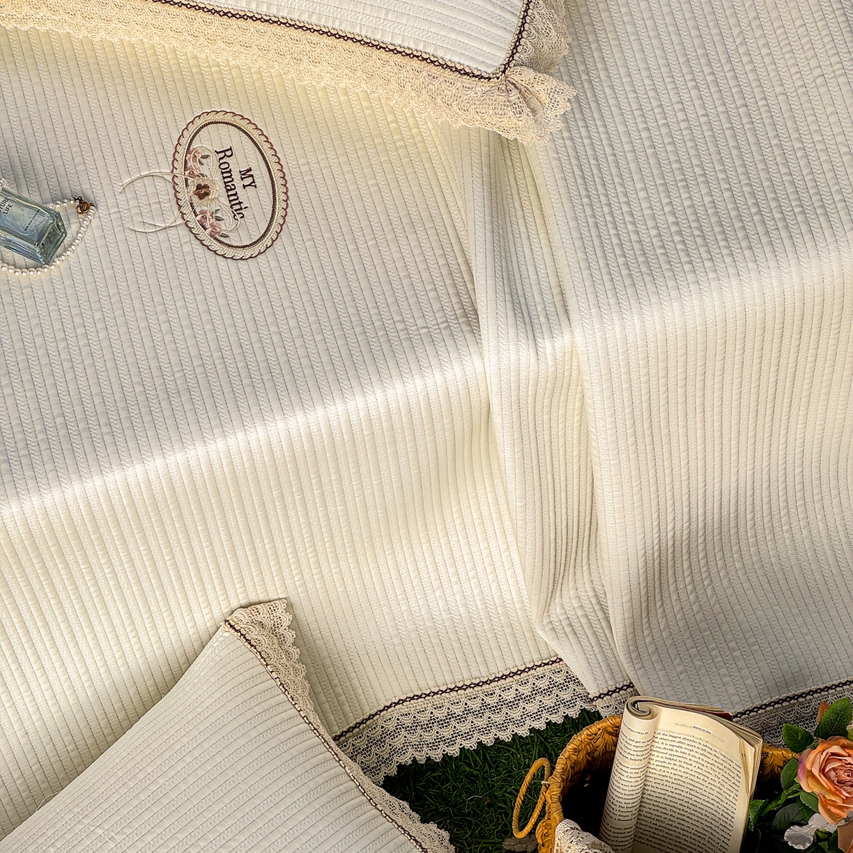 91家纺网 家纺一手货源 找家纺 乐朵家居 2026新款 卡洛琳 （复合） 凉豆豆 凉席三件套 米白