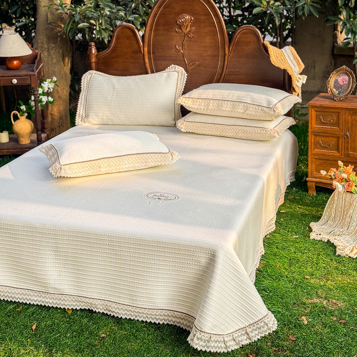 91家纺网 家纺一手货源 找家纺 乐朵家居 2026新款 卡洛琳 （复合） 凉豆豆 凉席三件套 米白