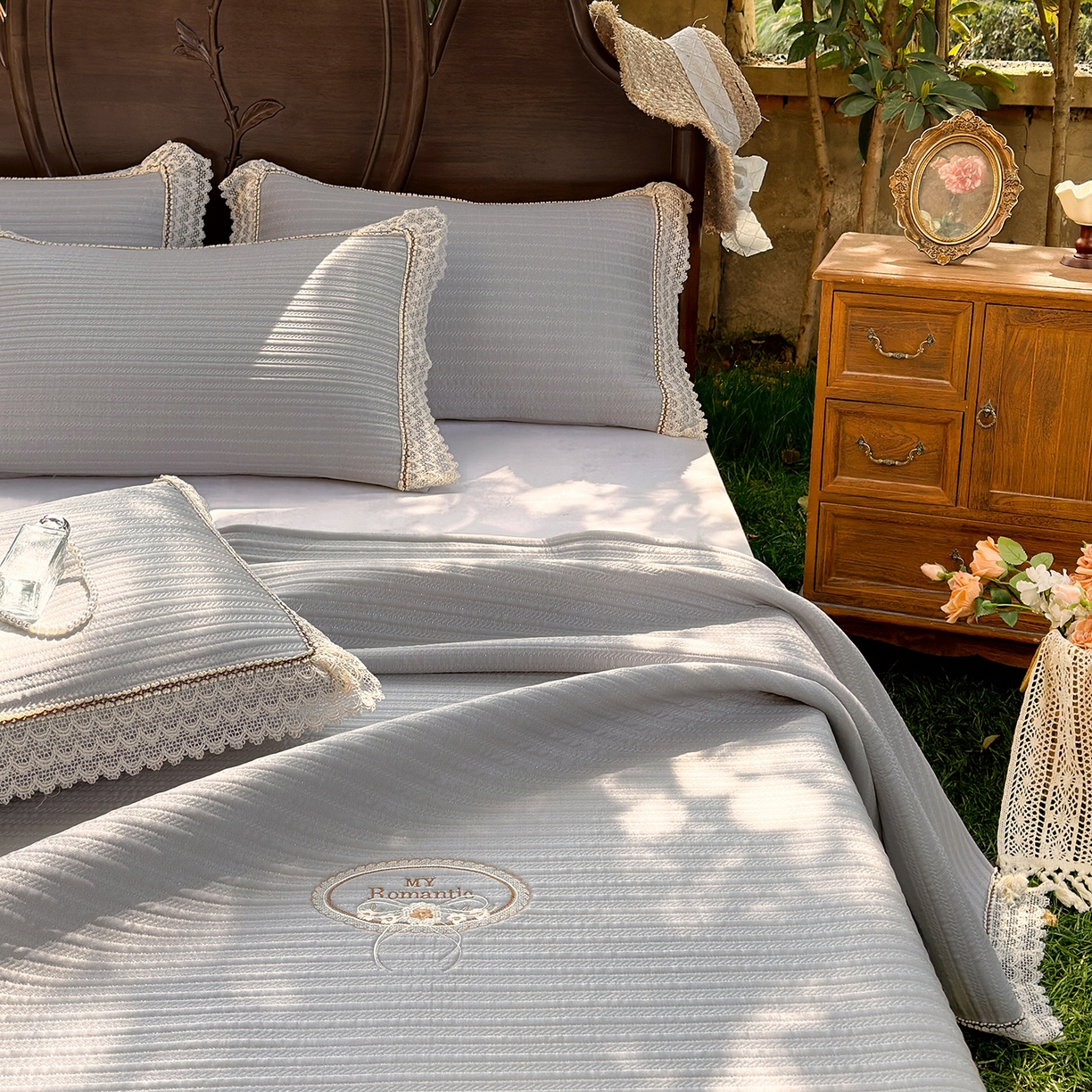 91家纺网 家纺一手货源 找家纺 乐朵家居 2026新款 卡洛琳 （复合） 凉豆豆 凉席三件套 星空灰