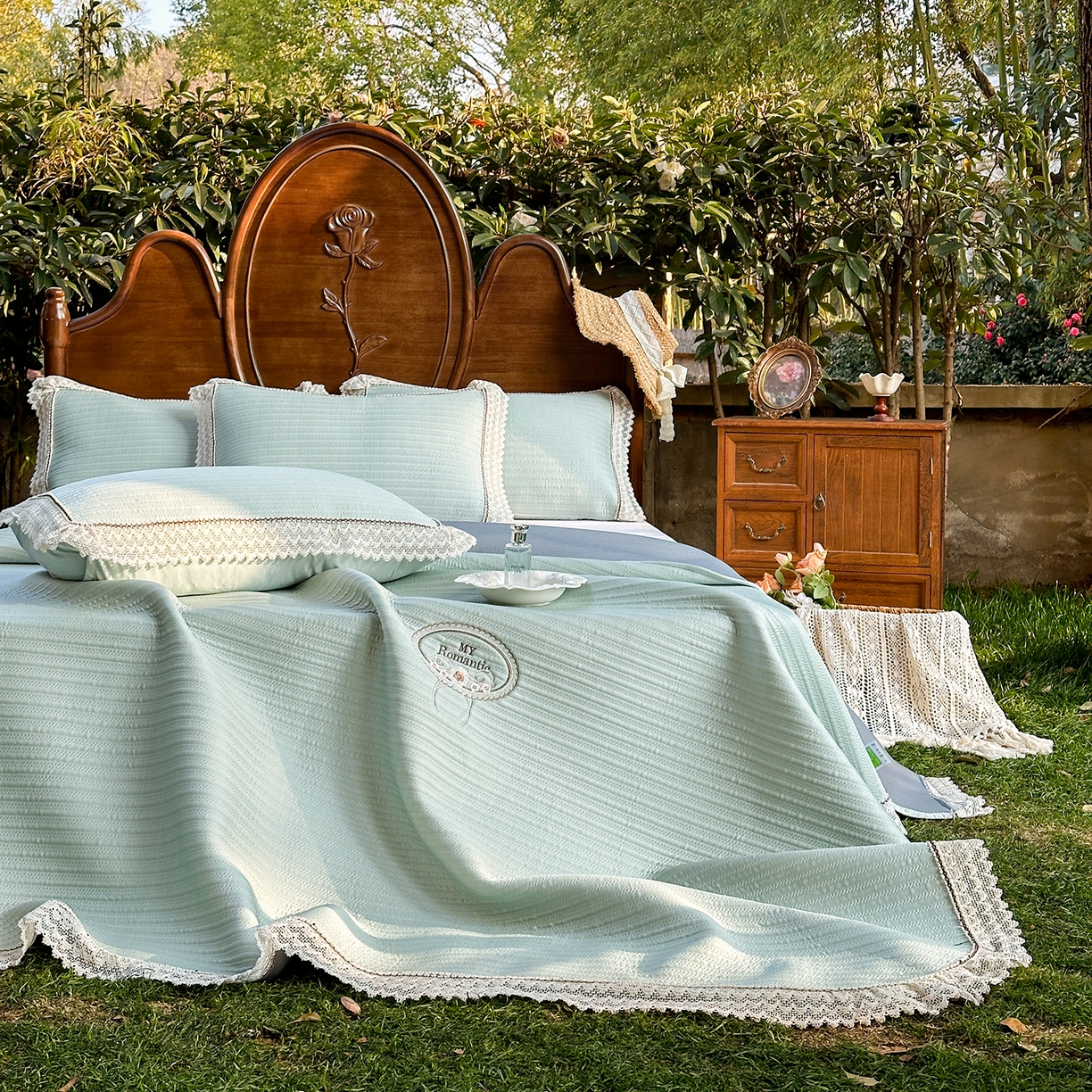 91家纺网 家纺一手货源 找家纺 乐朵家居 2026新款 卡洛琳  （复合）凉豆豆 凉席三件套 抹茶绿