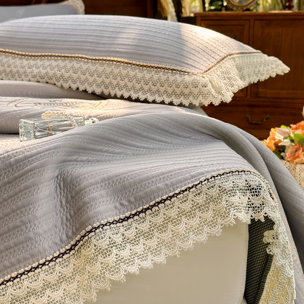 91家纺网 家纺一手货源 找家纺 乐朵家居 2026新款 卡洛琳 （复合） 凉豆豆 凉席三件套 星空灰