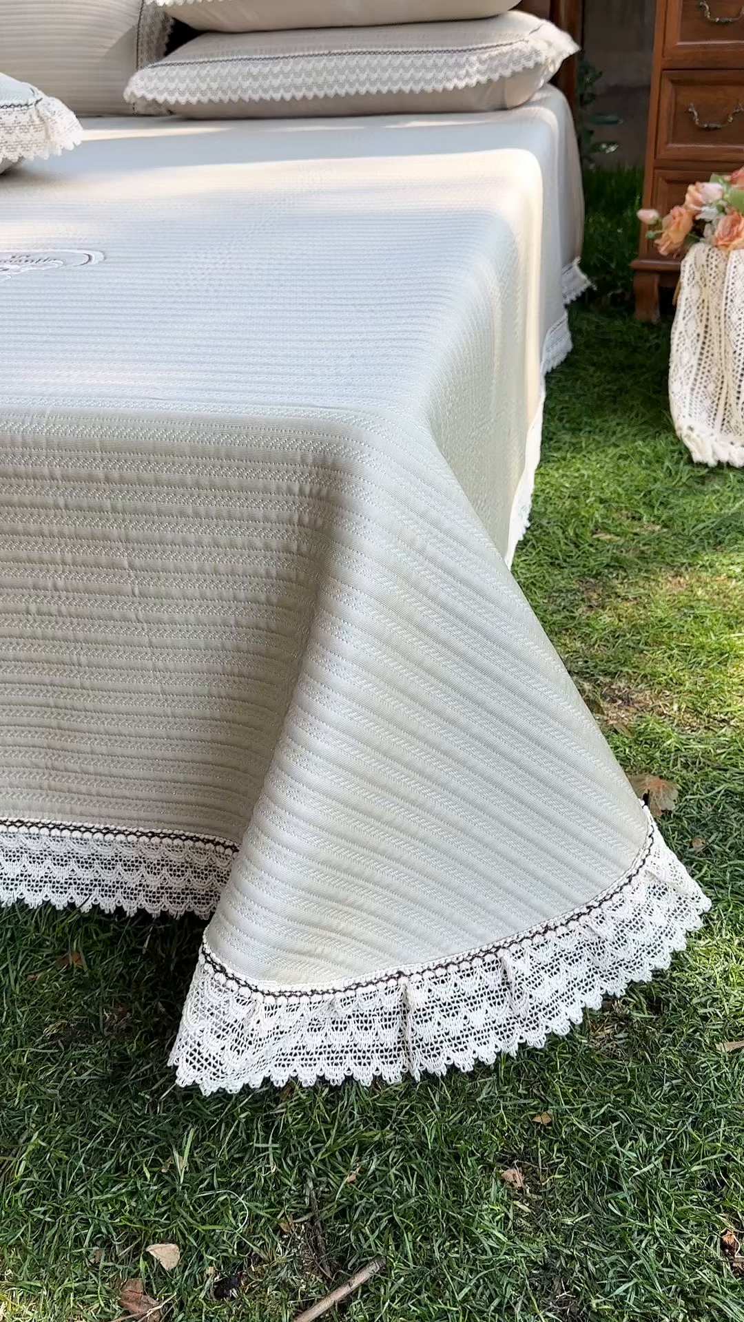 91家纺网 家纺一手货源 找家纺 乐朵家居 2026新款 卡洛琳 （复合） 凉豆豆 凉席三件套 卡其