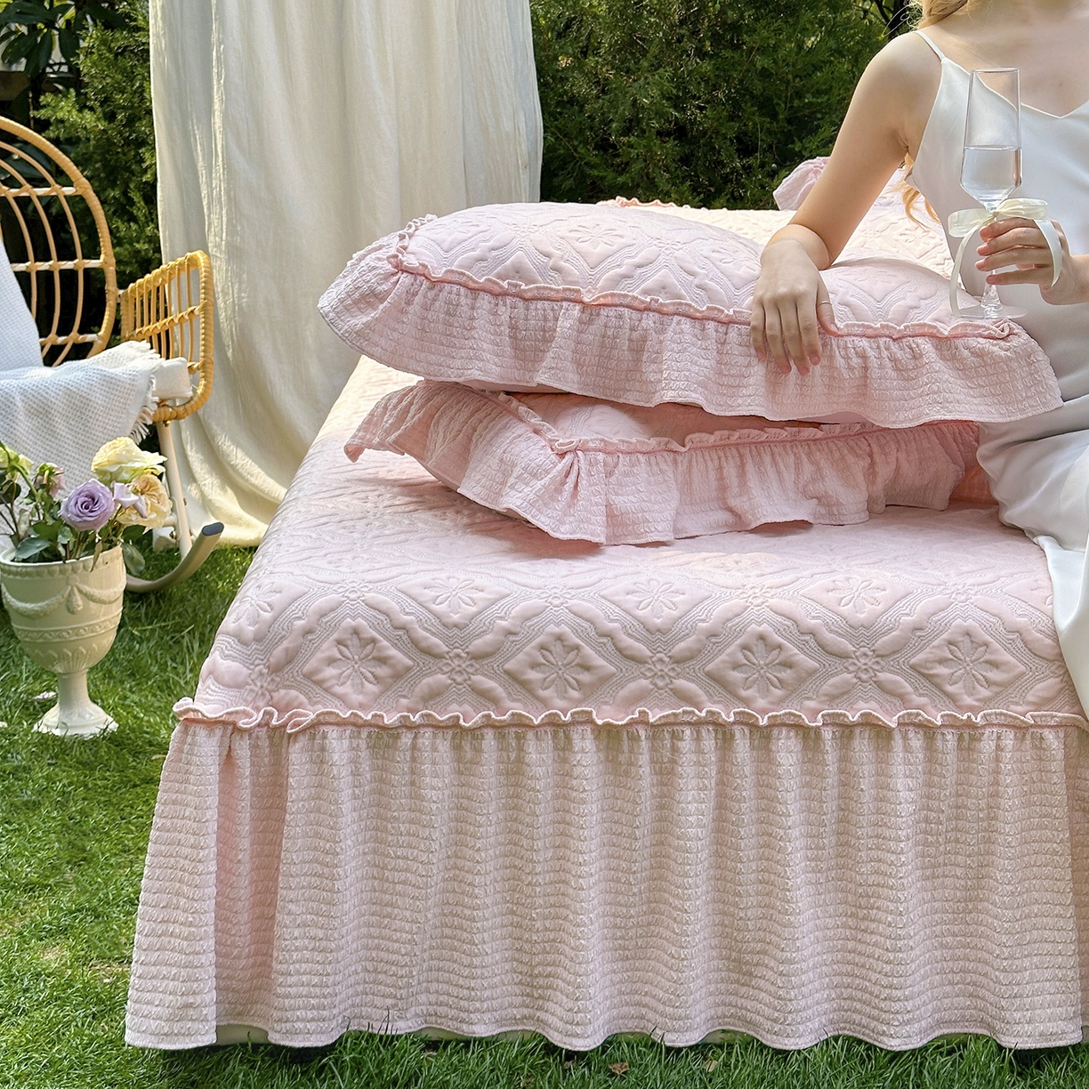 91家纺网 家纺一手货源 找家纺  乐朵家居 2026新款 蒂梵朵 （复合）凉豆豆 凉席三件套 粉色