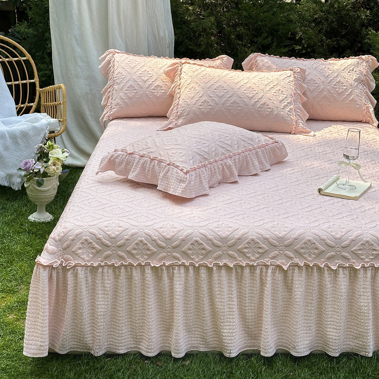 91家纺网 家纺一手货源 找家纺  乐朵家居 2026新款 蒂梵朵 （复合）凉豆豆 凉席三件套 粉色