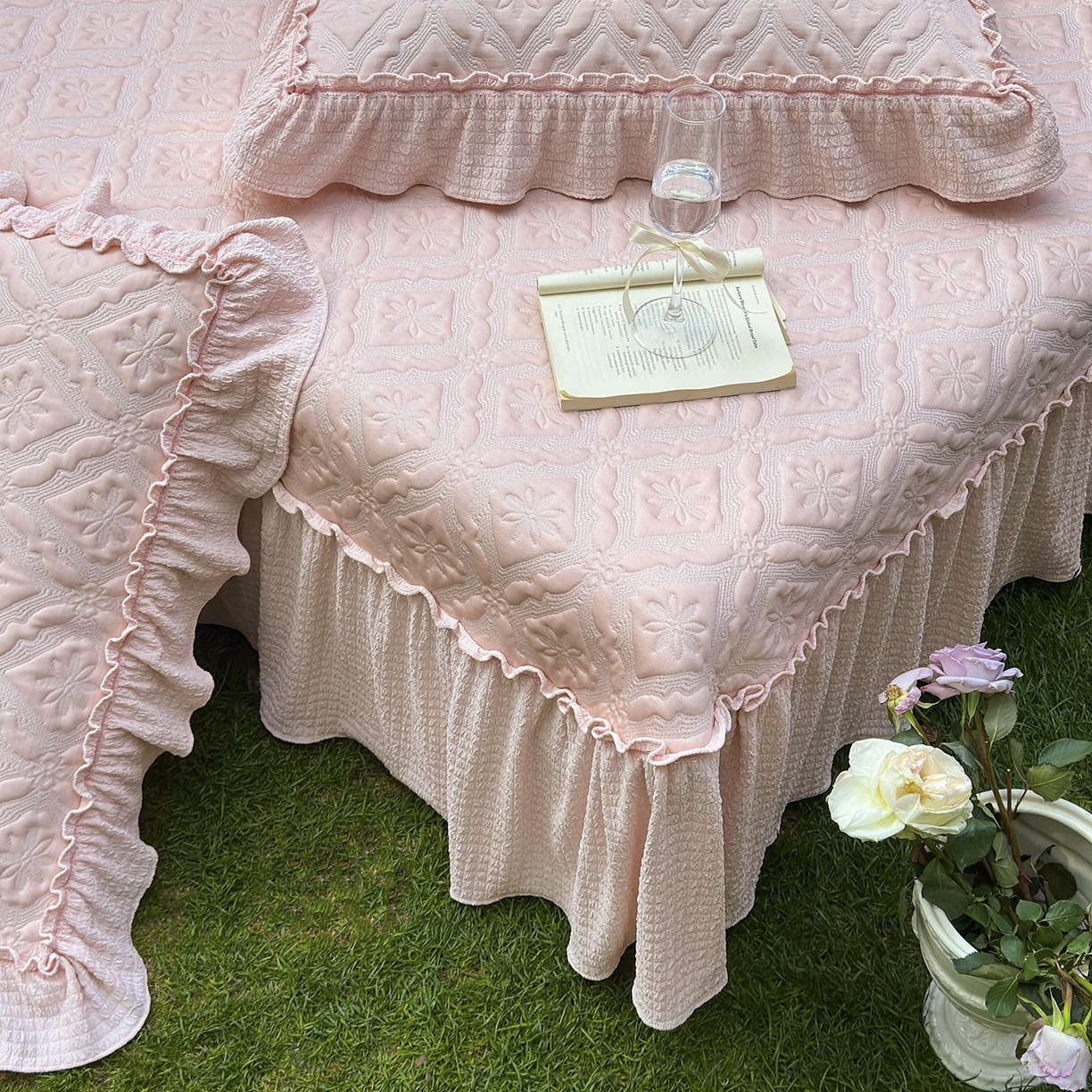 91家纺网 家纺一手货源 找家纺  乐朵家居 2026新款 蒂梵朵 （复合）凉豆豆 凉席三件套 粉色