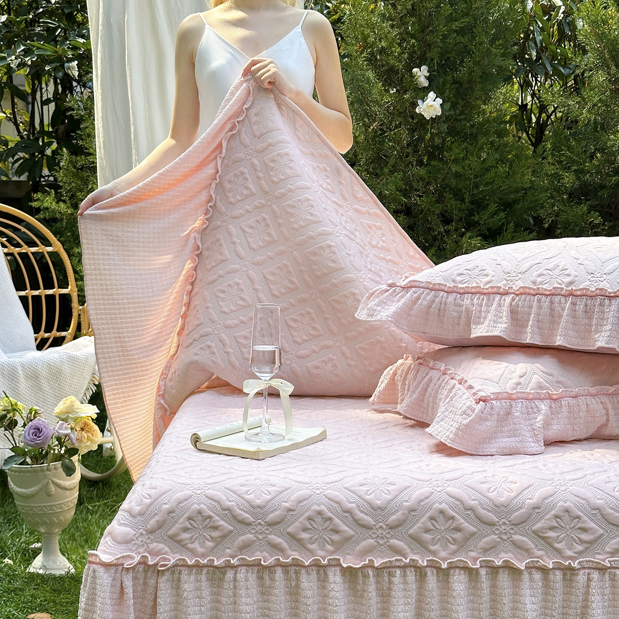 91家纺网 家纺一手货源 找家纺  乐朵家居 2026新款 蒂梵朵 （复合）凉豆豆 凉席三件套 粉色