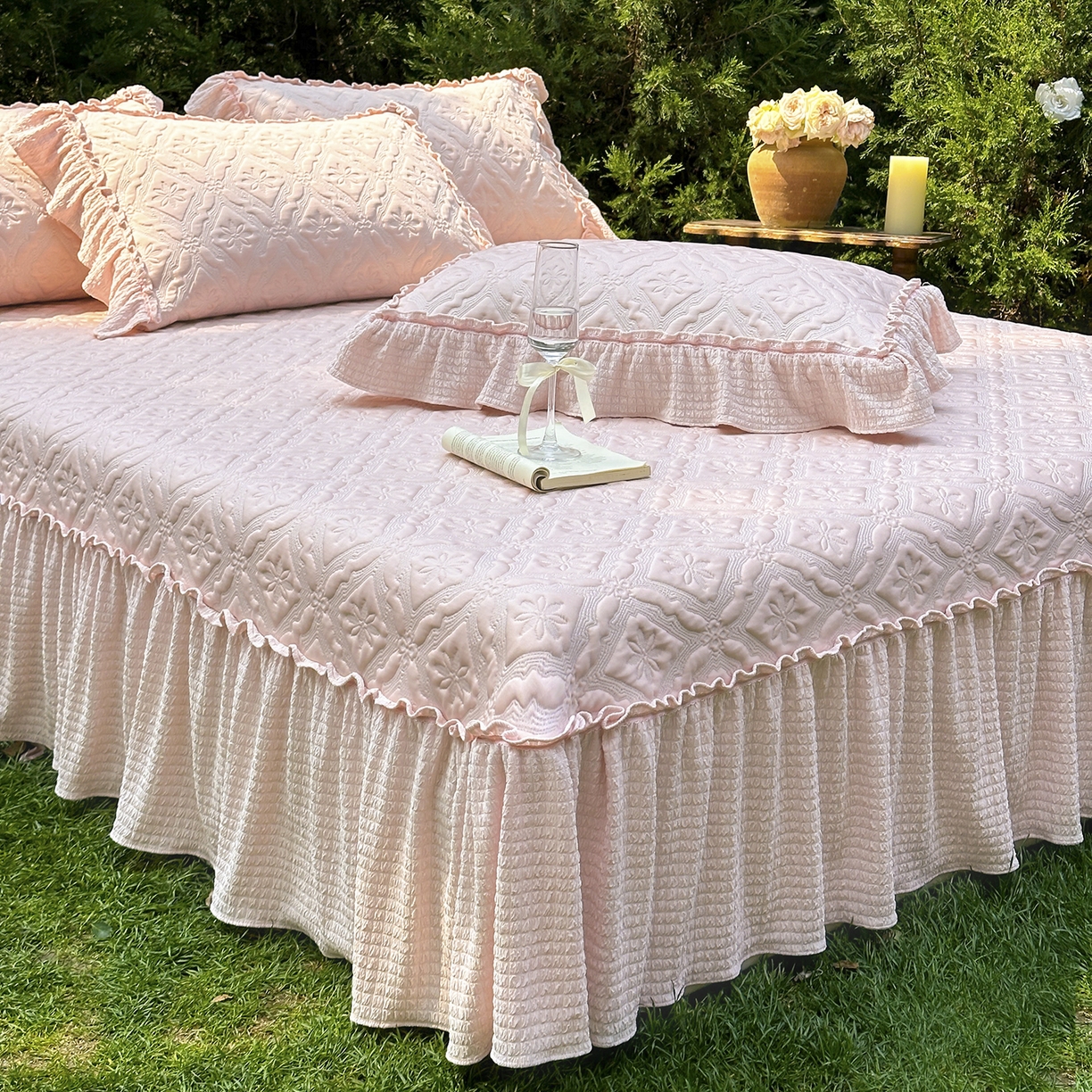 91家纺网 家纺一手货源 找家纺  乐朵家居 2026新款 蒂梵朵 （复合）凉豆豆 凉席三件套 粉色