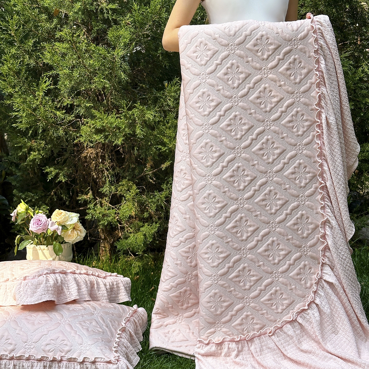 91家纺网 家纺一手货源 找家纺  乐朵家居 2026新款 蒂梵朵 （复合）凉豆豆 凉席三件套 粉色