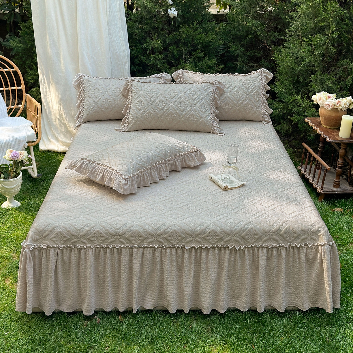 91家纺网 家纺一手货源 找家纺 乐朵家居 2026新款 蒂梵朵 （复合）凉豆豆 凉席三件套 杏色