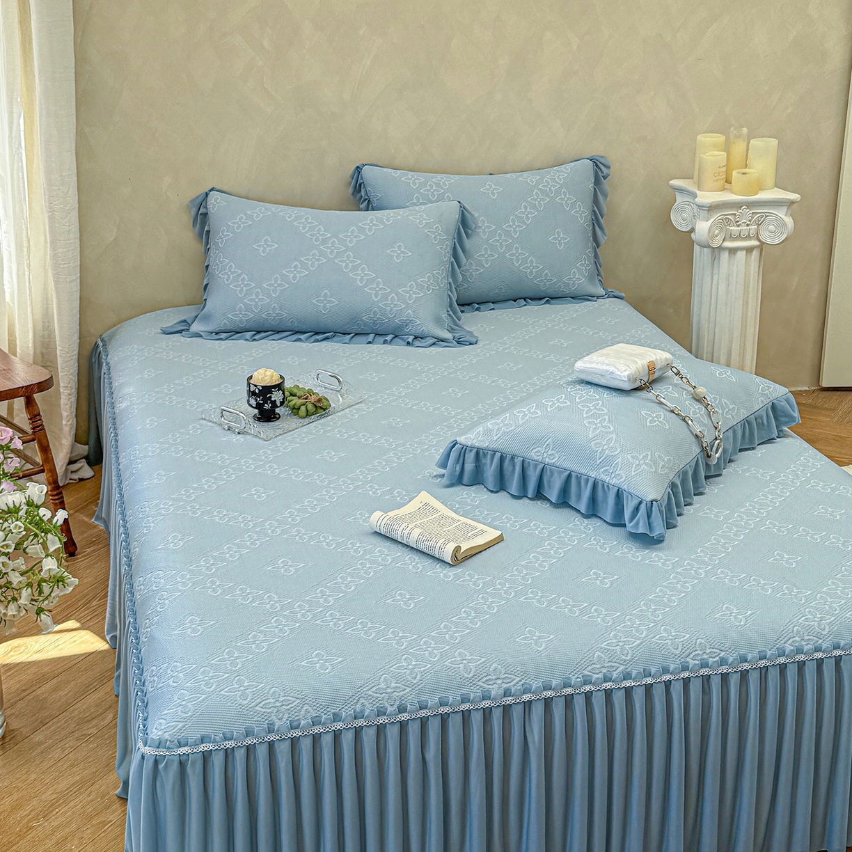 91家纺网 家纺一手货源 找家纺 （总）亿品家纺 2026新款550克PE高分子单泡提花凉感复合床裙款凉席