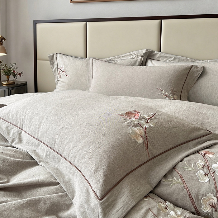 91家纺网 家纺一手货源 找家纺 树下 2026新款A类棉麻刺绣床单款四件套 墨染清枝