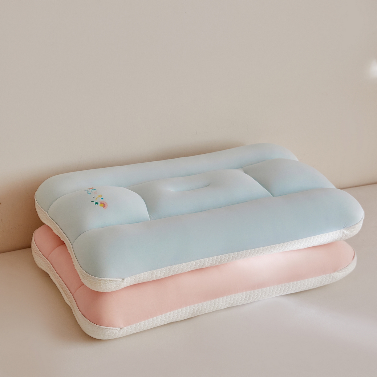 91家纺网 家纺一手货源 找家纺 （总）贵夫人 2026新款A类儿童硅胶双面护颈枕枕头枕芯