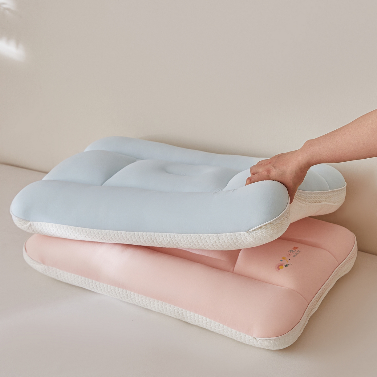 91家纺网 家纺一手货源 找家纺 贵夫人 2026新款A类儿童硅胶双面护颈枕枕头枕芯 组合图仅做展示不可下单