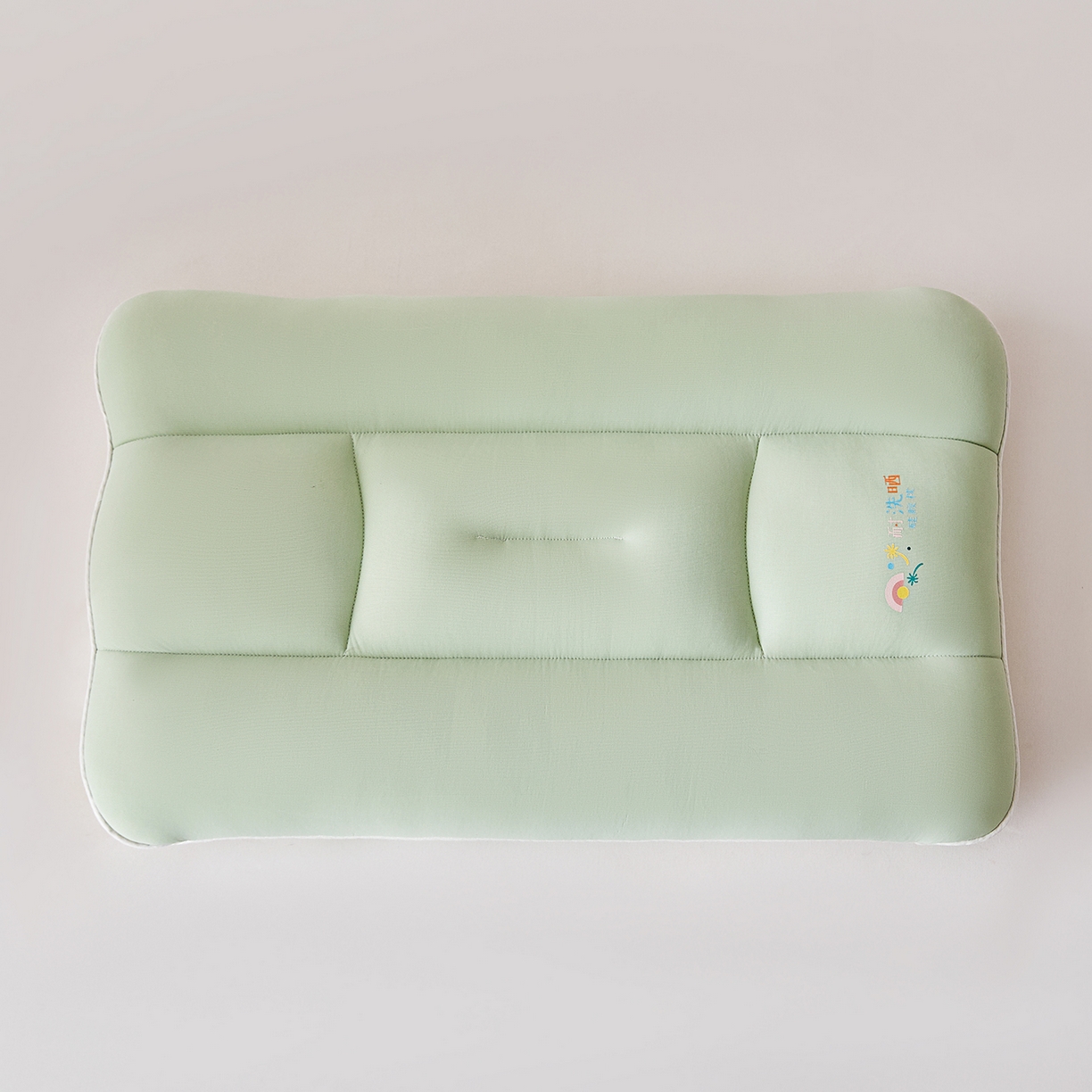 91家纺网 家纺一手货源 找家纺 贵夫人 2026新款A类儿童硅胶双面护颈枕枕头枕芯 儿童绿色单只