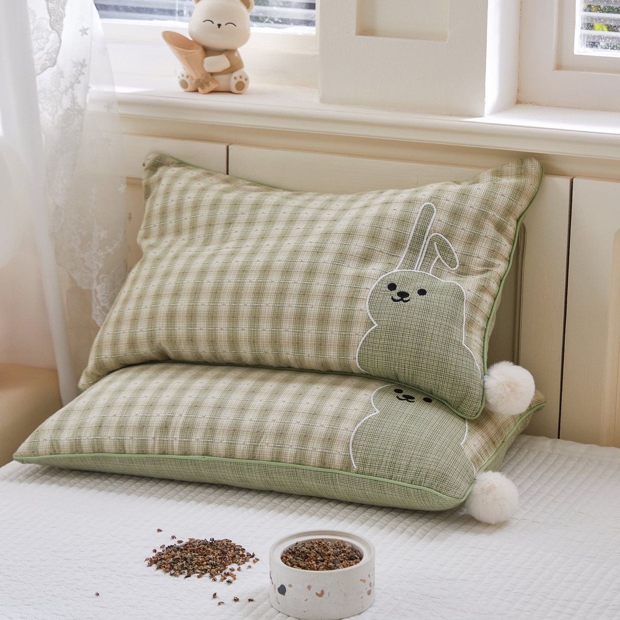 91家纺网 家纺一手货源 找家纺 贵夫人 2026新款童趣荞麦枕枕头枕芯毛球款 绿色一对