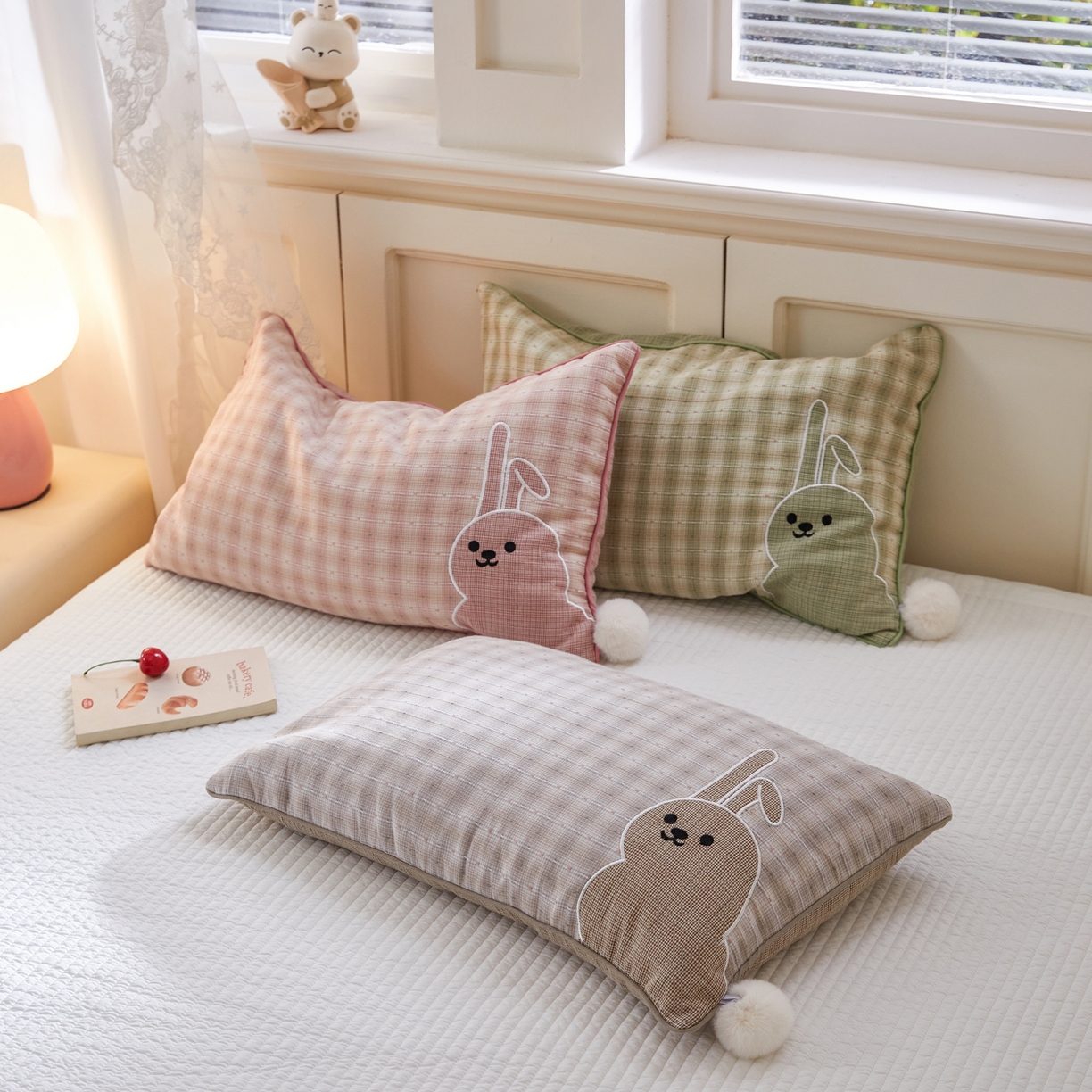 91家纺网 家纺一手货源 找家纺 贵夫人 2026新款童趣荞麦枕枕头枕芯毛球款 组合图仅做展示不可下单