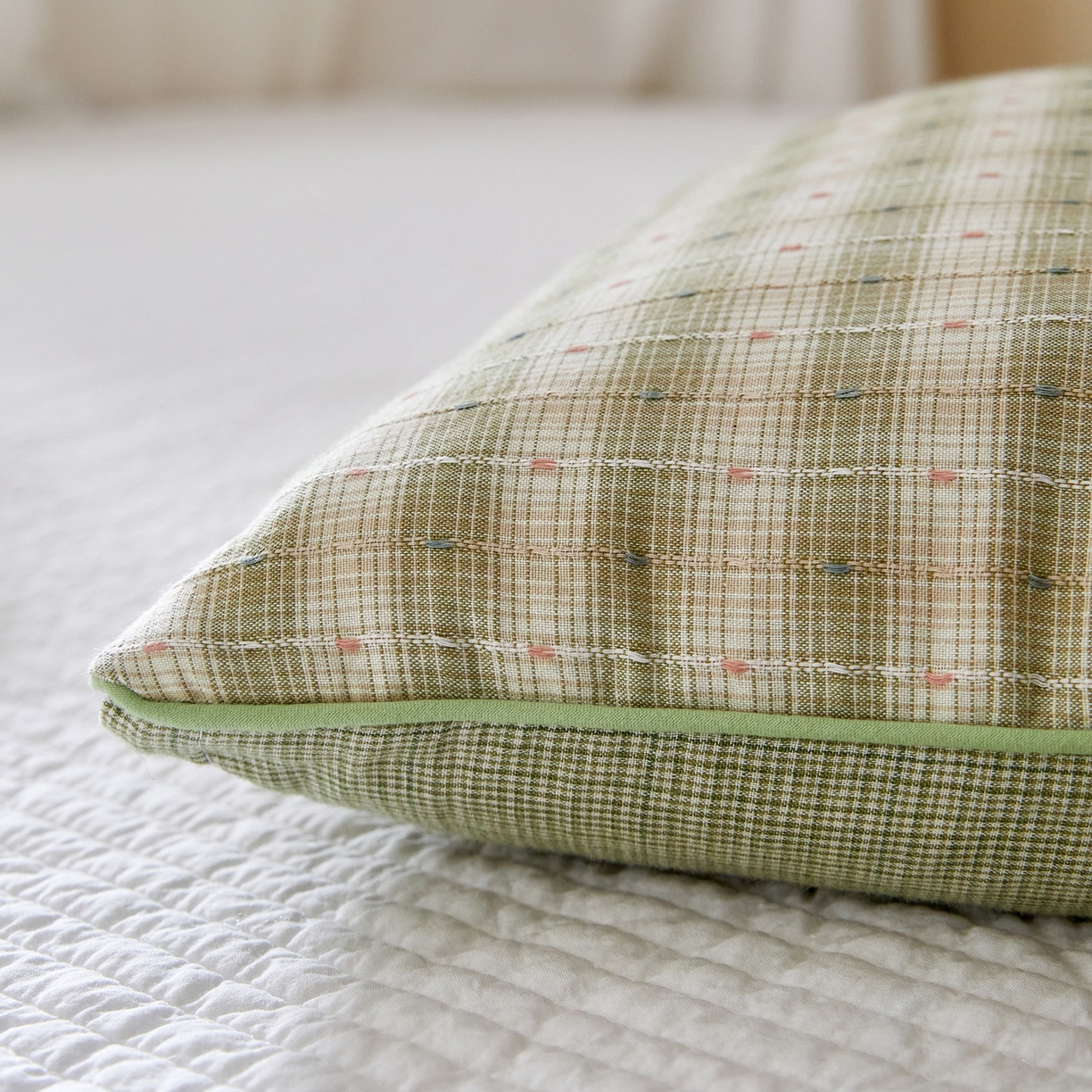 91家纺网 家纺一手货源 找家纺 贵夫人 2026新款童趣荞麦枕枕头枕芯毛球款 绿色一对