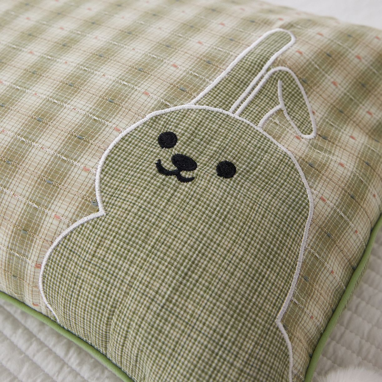 91家纺网 家纺一手货源 找家纺 贵夫人 2026新款童趣荞麦枕枕头枕芯毛球款 绿色单只