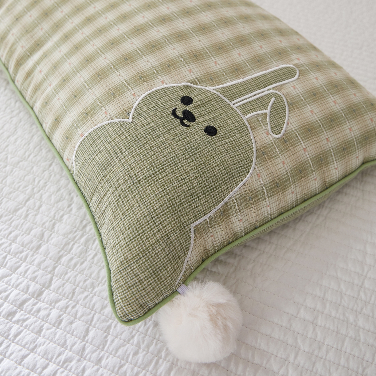 91家纺网 家纺一手货源 找家纺 贵夫人 2026新款童趣荞麦枕枕头枕芯毛球款 绿色单只