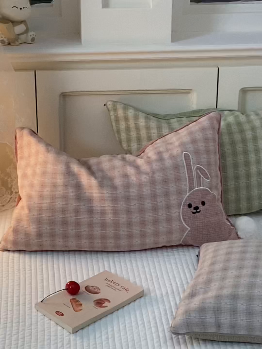 91家纺网 家纺一手货源 找家纺 （总）贵夫人 2026新款童趣荞麦枕枕头枕芯毛球款