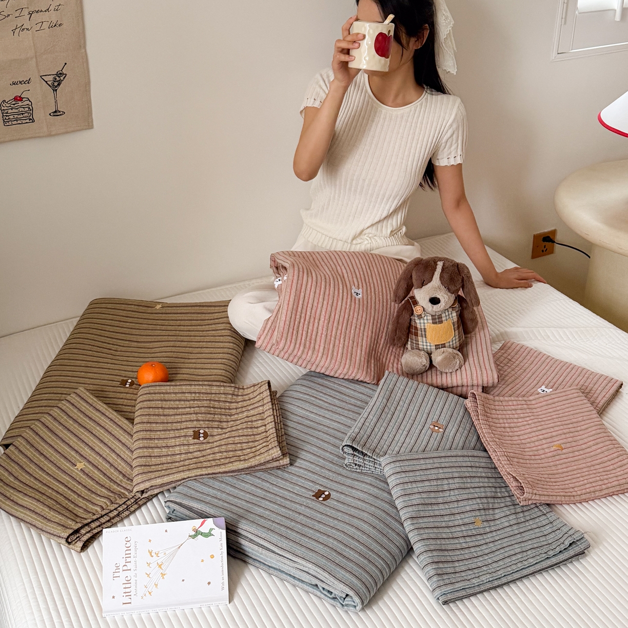 91家纺网 家纺一手货源 找家纺 （总）沐瑟家纺 2026春夏新款全棉纯棉四季款纱布床盖三件套-麦兜系列