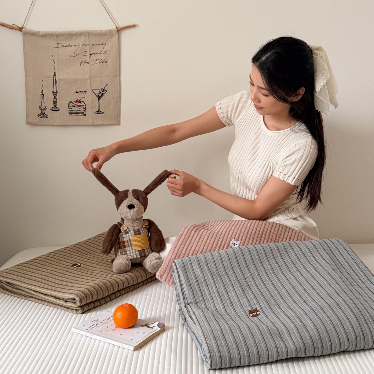 91家纺网 家纺一手货源 找家纺 沐瑟家纺 2026春夏新款全棉纯棉四季款纱布床盖三件套-麦兜系列 组合图仅供展示不可下单